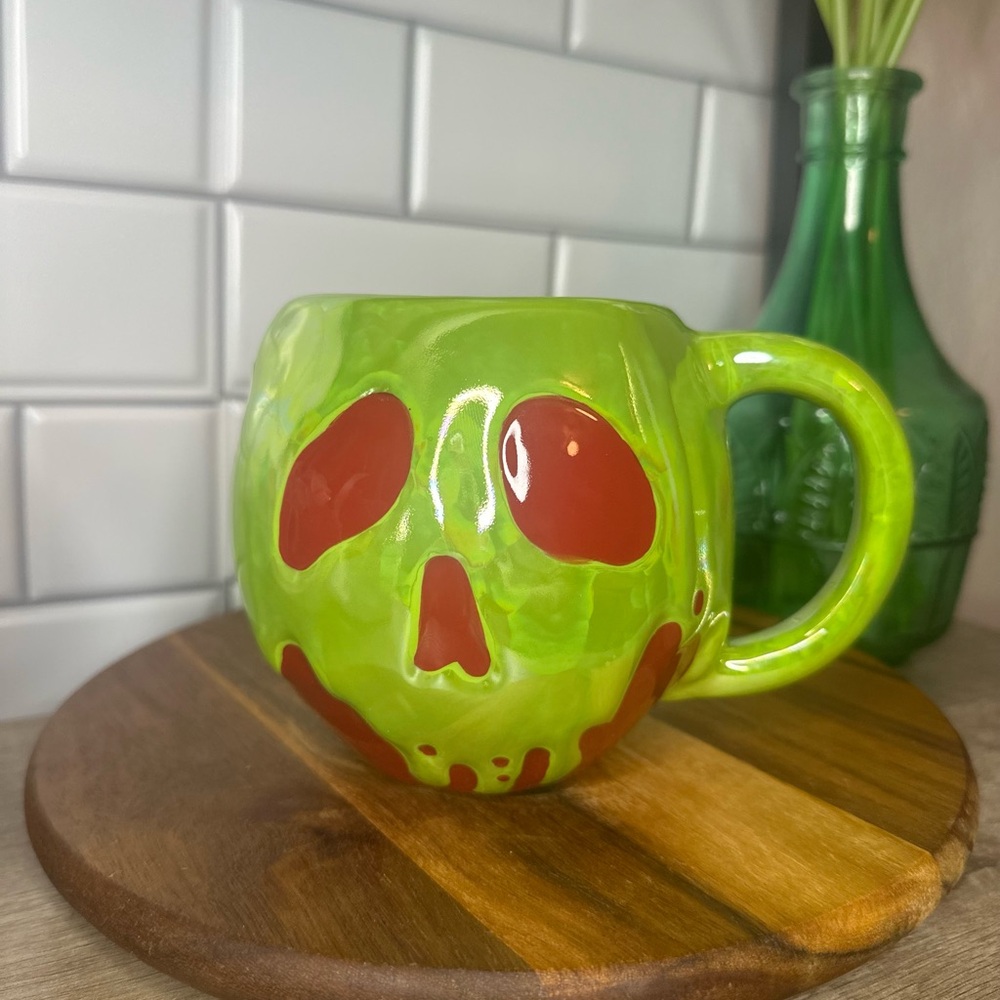 Disney Snow White & The Seven Dwarfs- Evil Queen’s Green & Red Poison Apple Mug